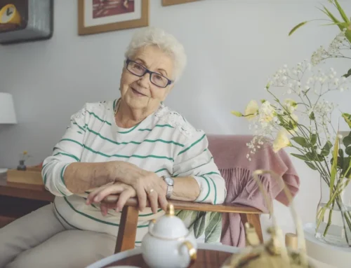 What are the early signs of sundowning?